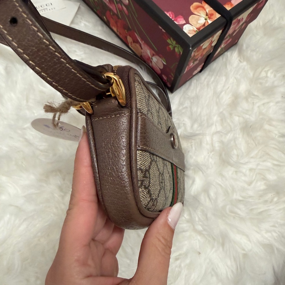 Gucci Brown Crossbody Bag with Signature Pattern - Picture 3 of 15